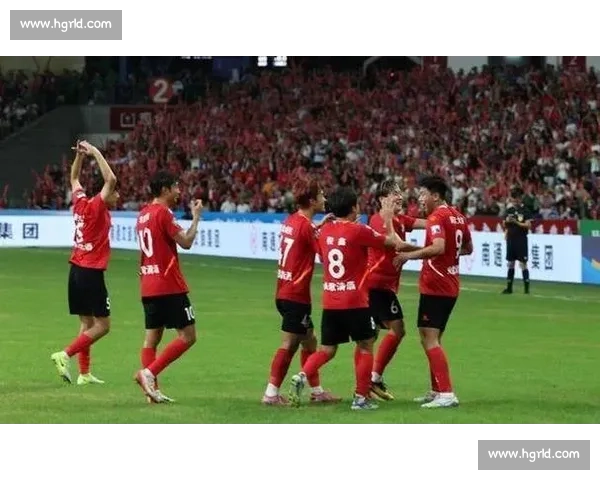 逆转绝杀夜！盐城主帅慕志磊泪洒赛场，鞠躬谢球迷